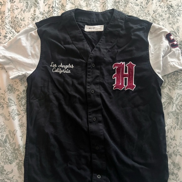 Hollister Black Top with White Script - Picture 2 of 10